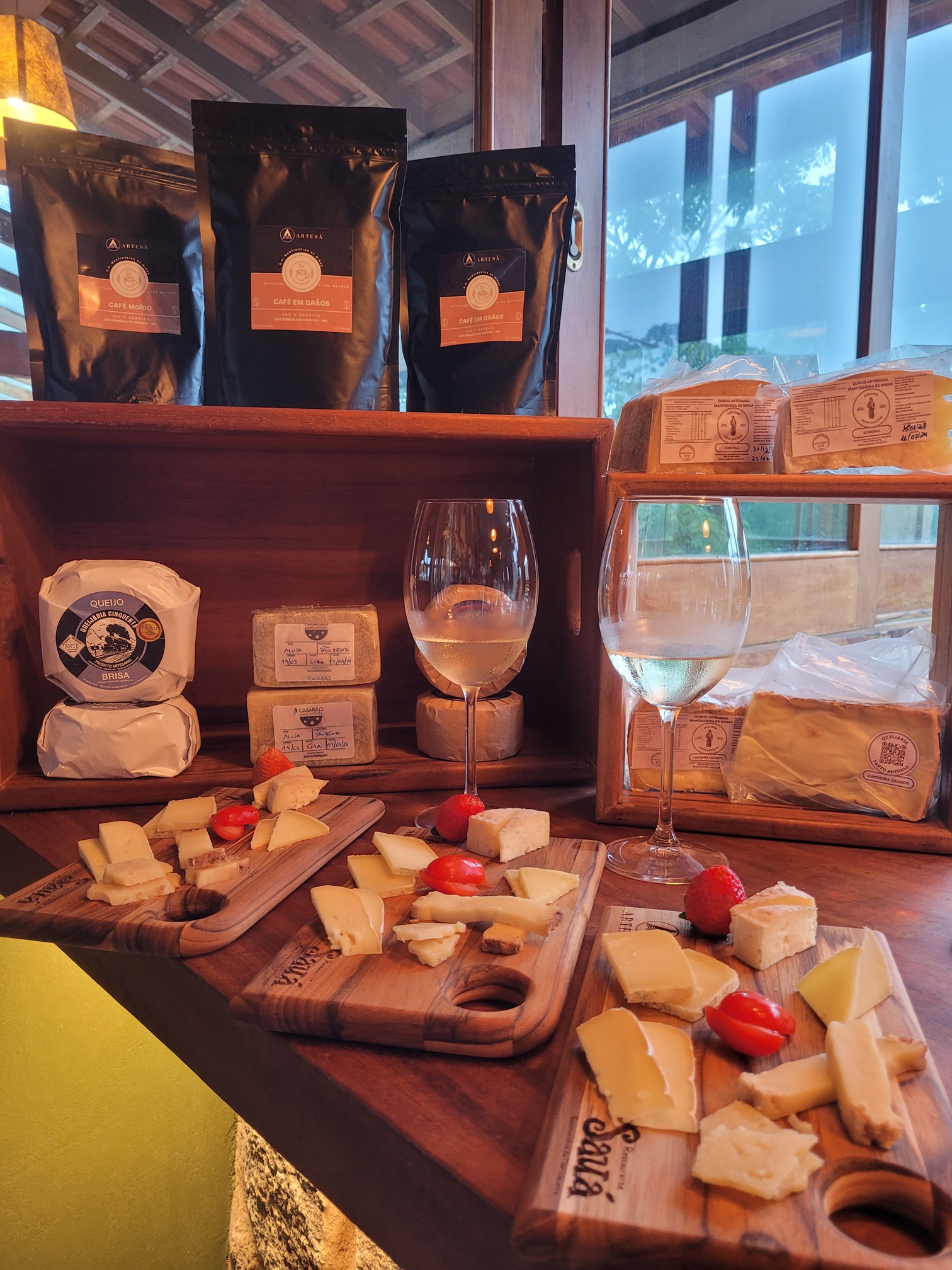 Empório Artesã e Sauá Queijos - Gonçalves MG.jpg